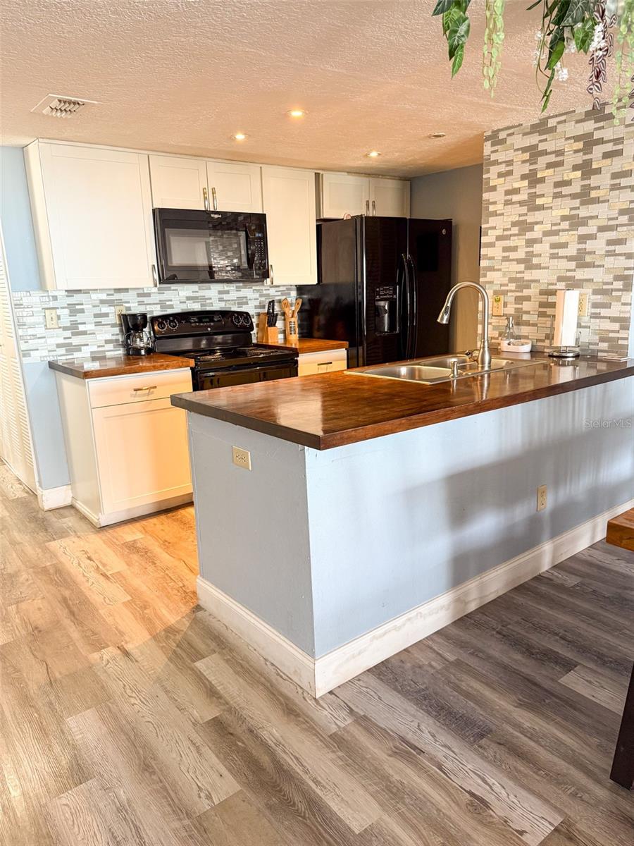 VILLAS AT SOMERSET THE - Residential