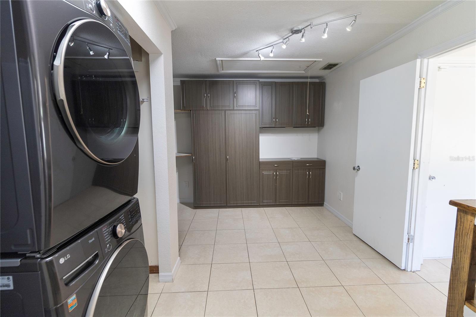 BLOOMINGDALE SEC D UNIT - Residential