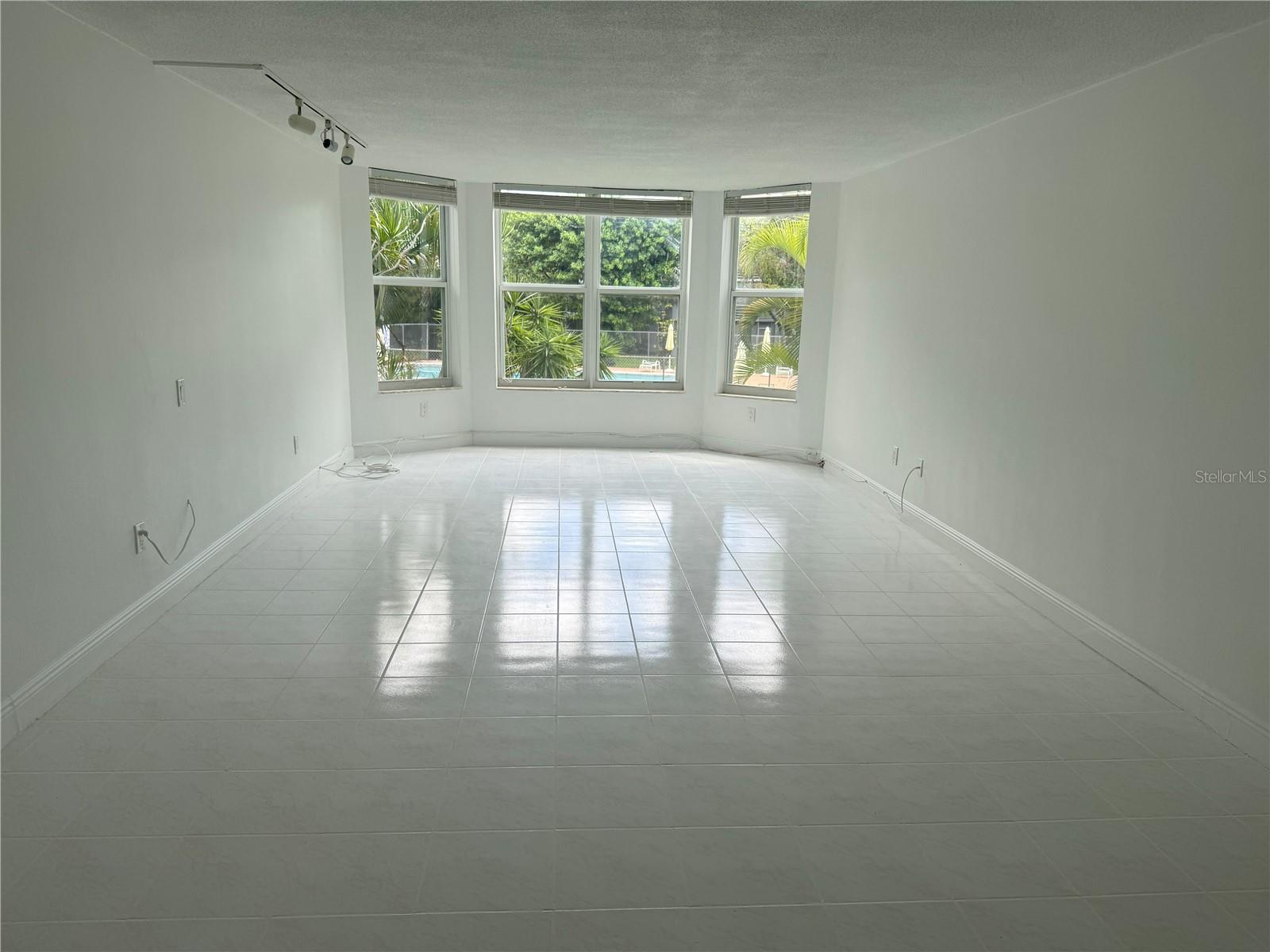 ROLLING GREEN CONDO - Residential