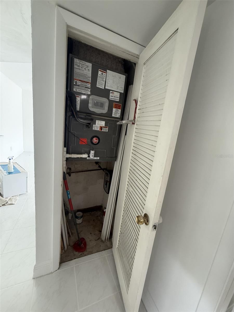 ROLLING GREEN CONDO - Residential