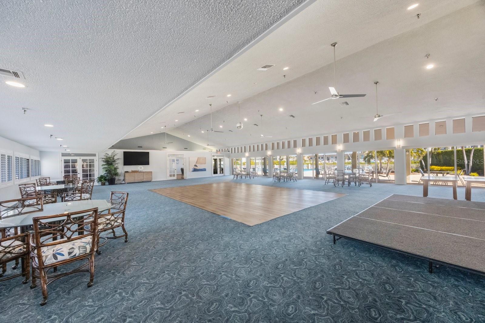 HARBOURSIDE CONDO - Residential