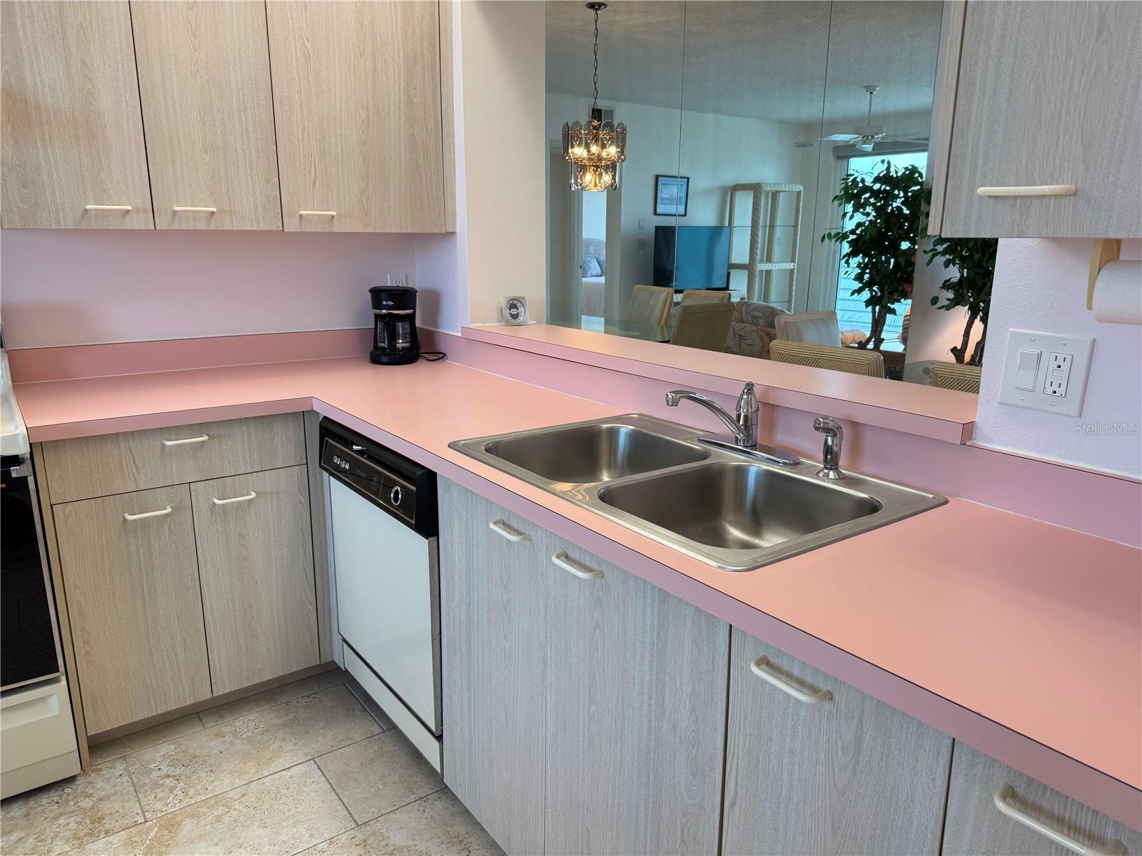 HARBOURSIDE CONDO - Residential