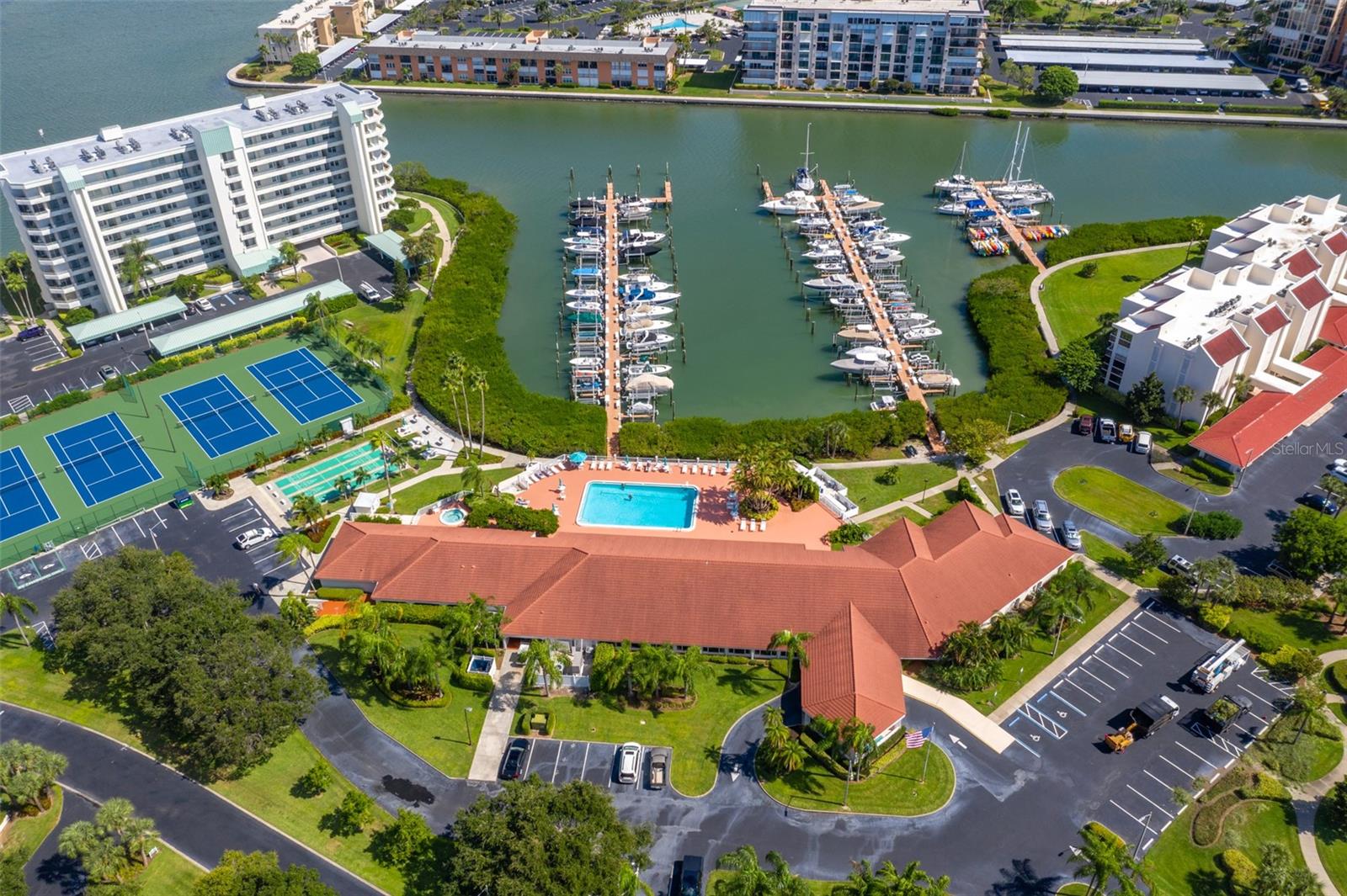 HARBOURSIDE CONDO - Residential