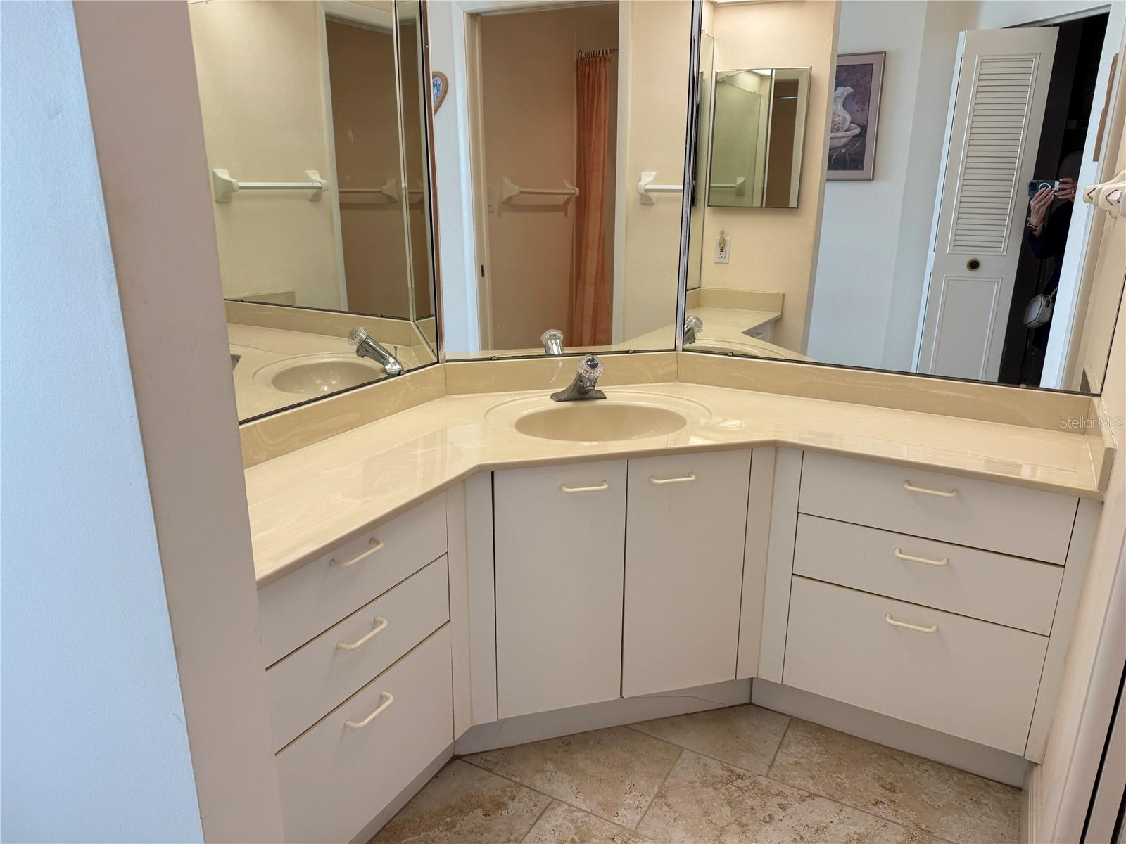 HARBOURSIDE CONDO - Residential