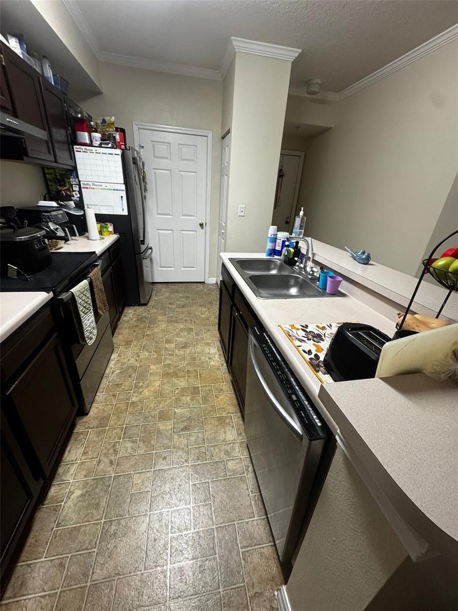 THE PINNACLE AT CARROLLWOOD A - Residential