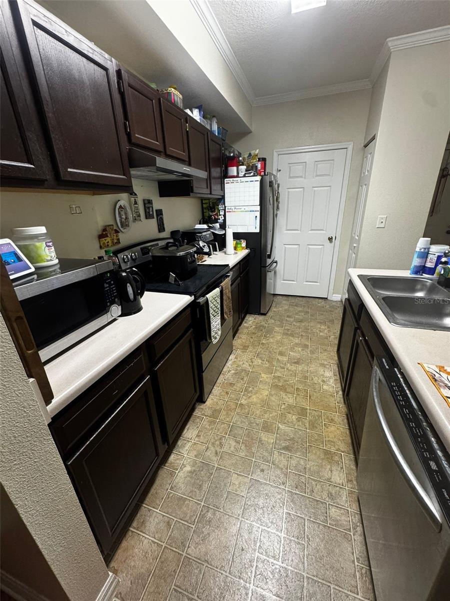 THE PINNACLE AT CARROLLWOOD A - Residential