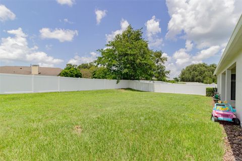 A home in LAKELAND