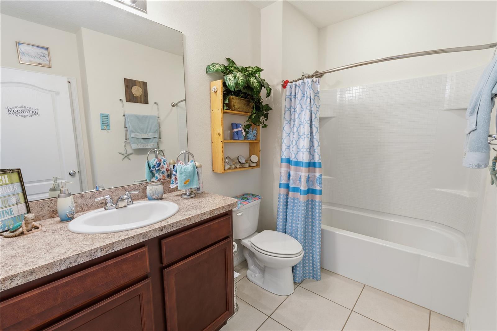 LAKESIDE LANDINGS PH 01 - Residential