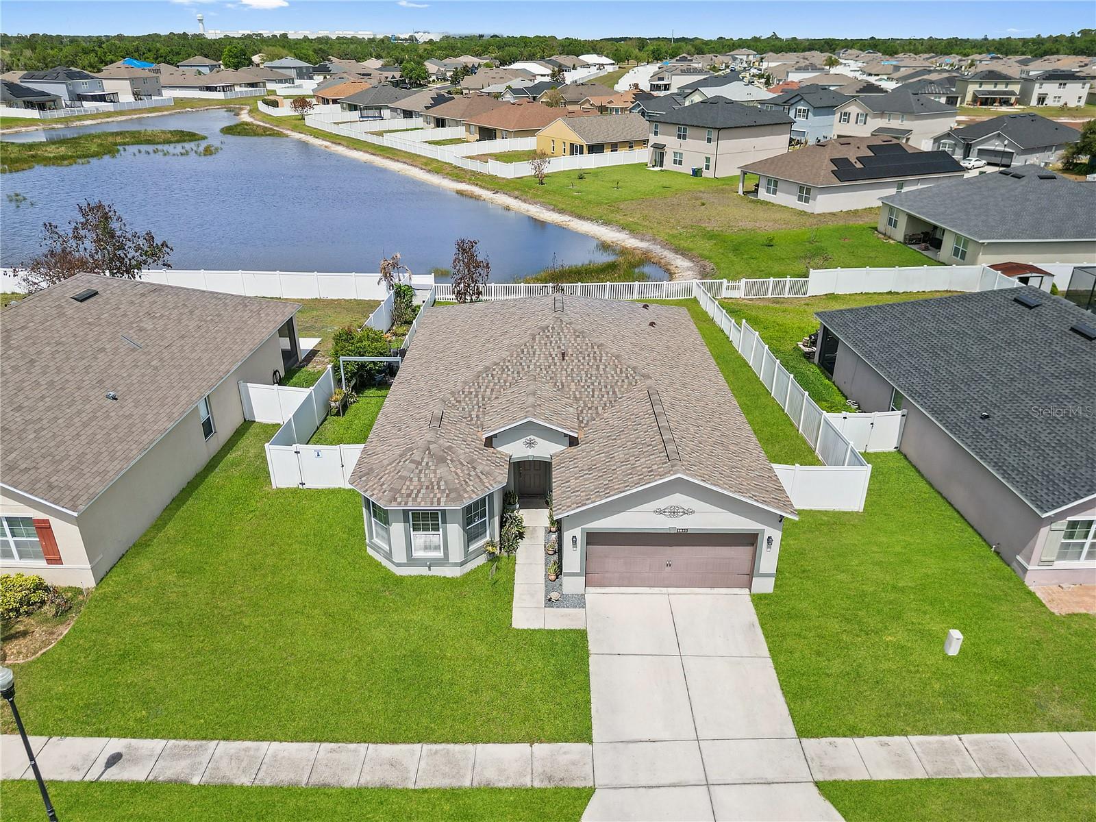 LAKESIDE LANDINGS PH 01 - Residential