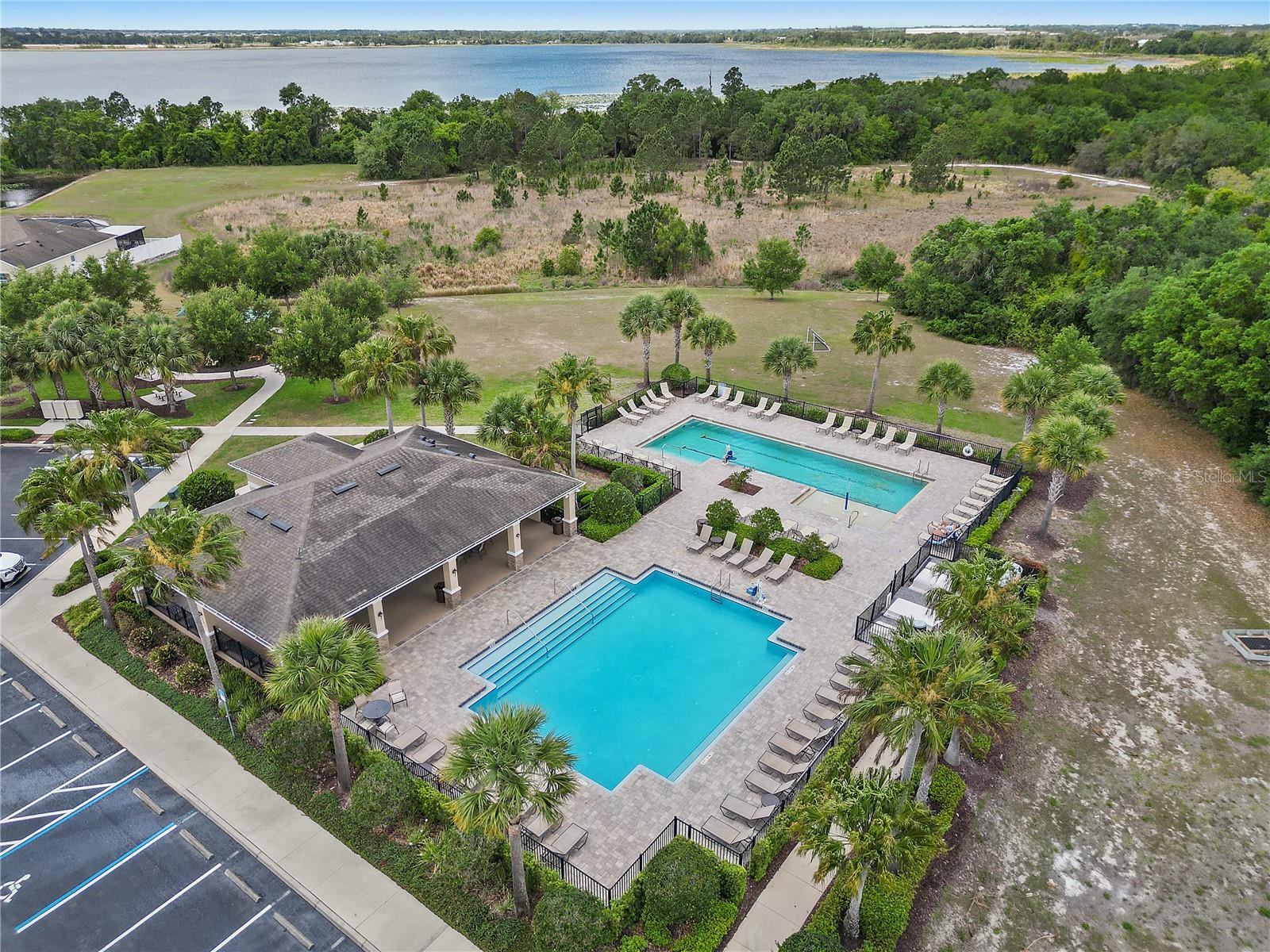 LAKESIDE LANDINGS PH 01 - Residential