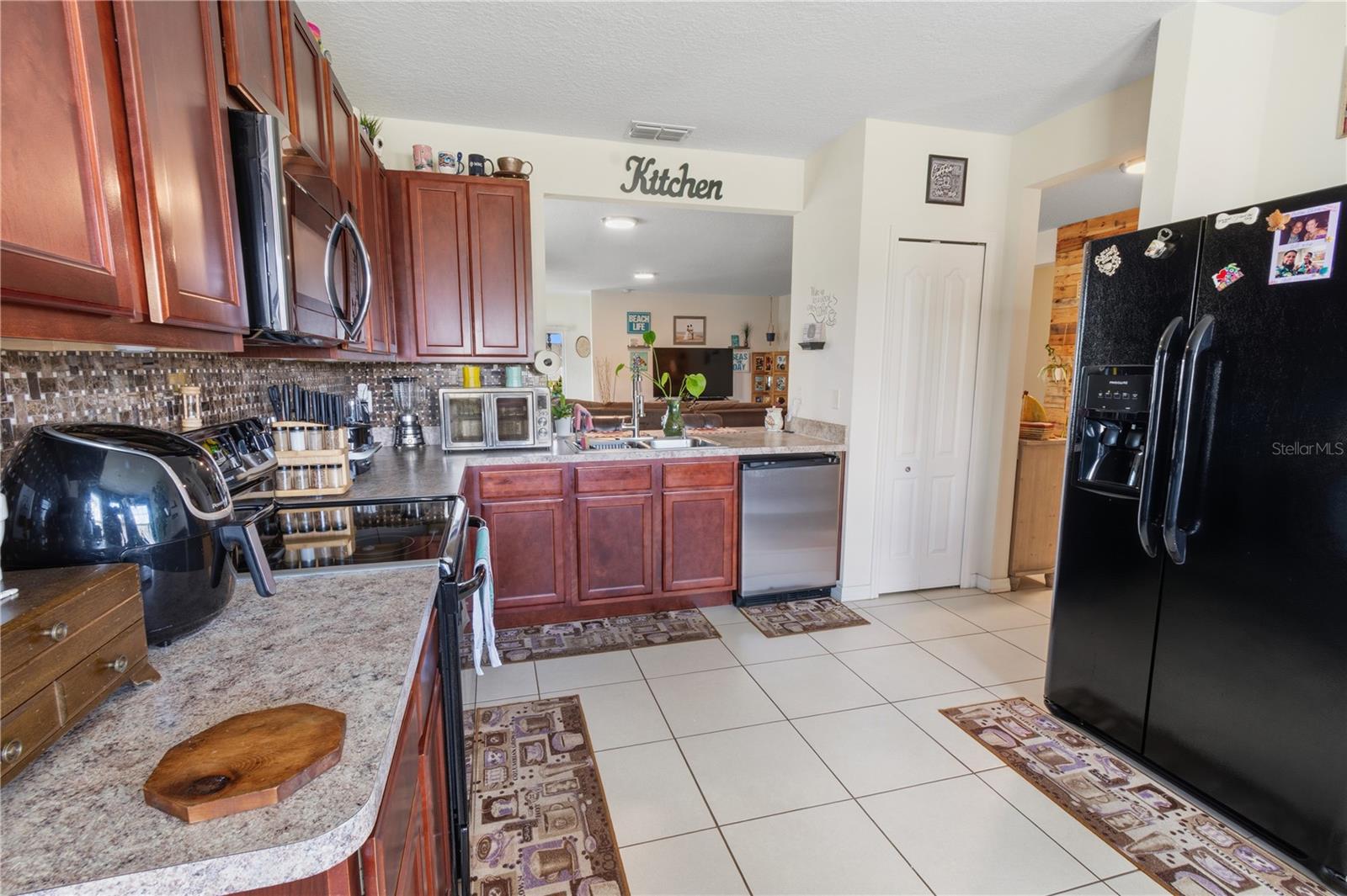 LAKESIDE LANDINGS PH 01 - Residential