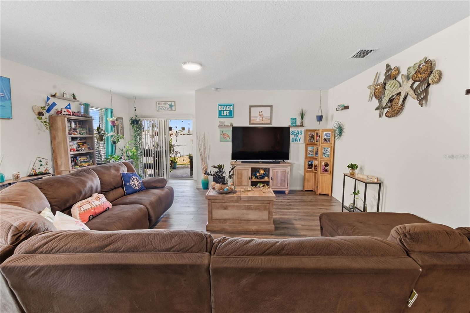 LAKESIDE LANDINGS PH 01 - Residential