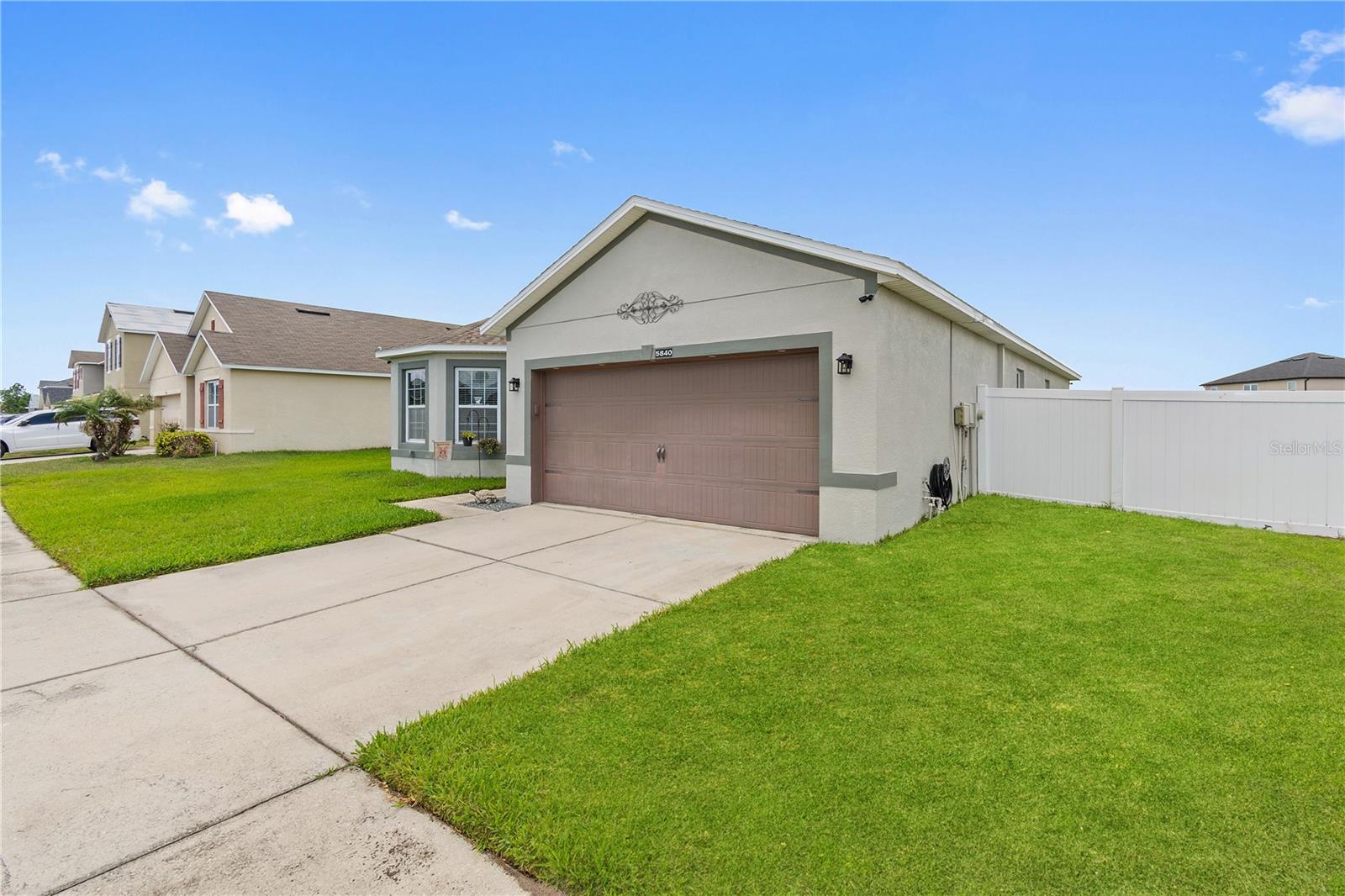 LAKESIDE LANDINGS PH 01 - Residential