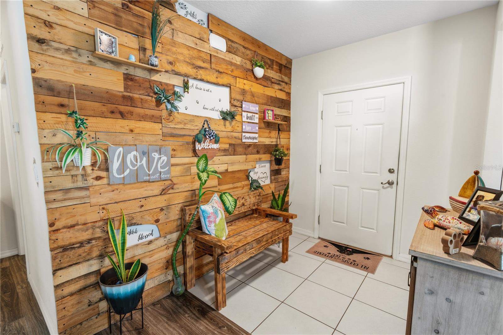 LAKESIDE LANDINGS PH 01 - Residential