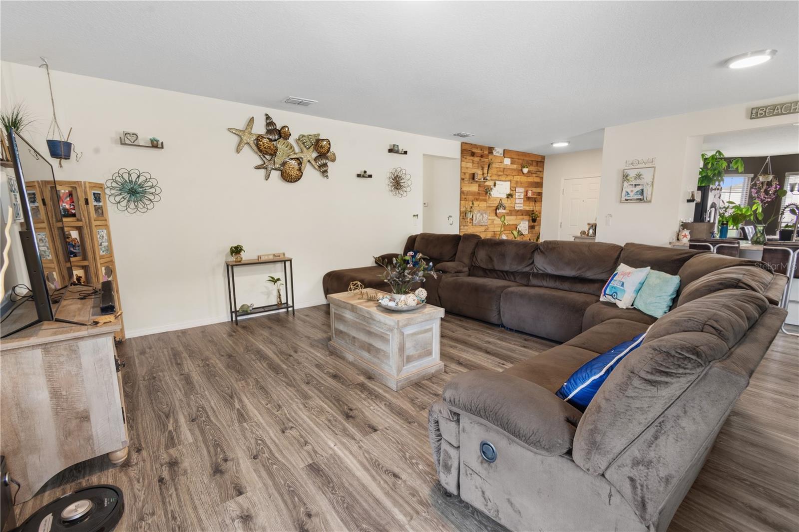 LAKESIDE LANDINGS PH 01 - Residential