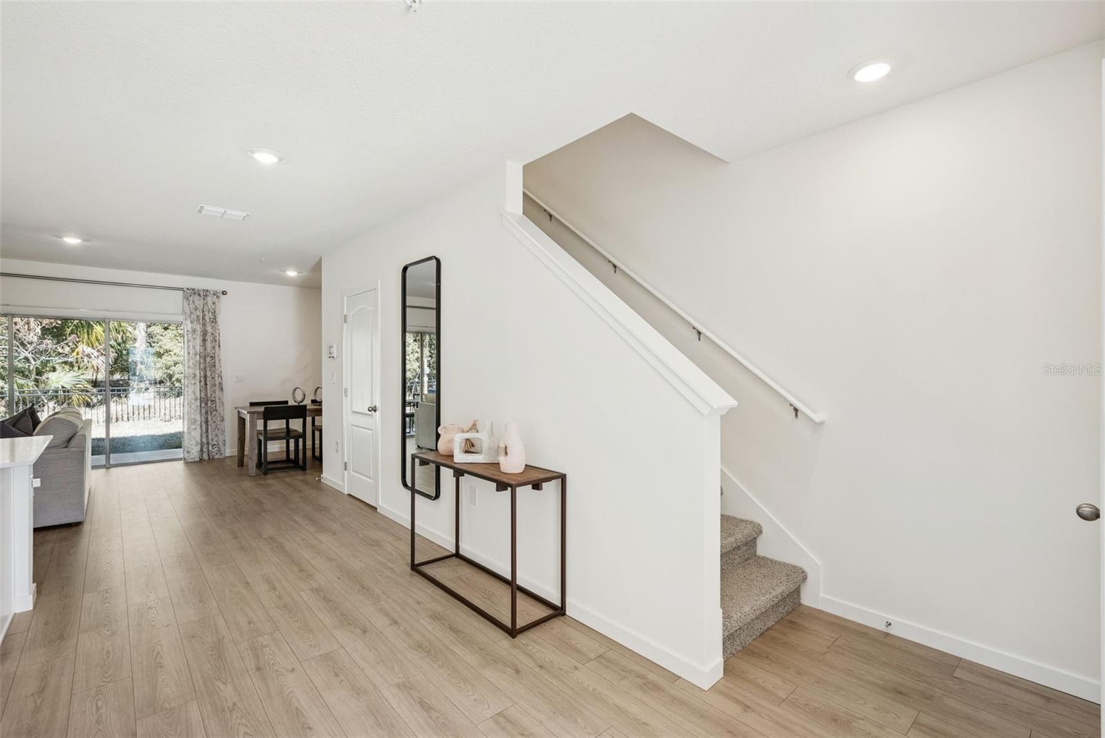 OAK POINTE - Residential