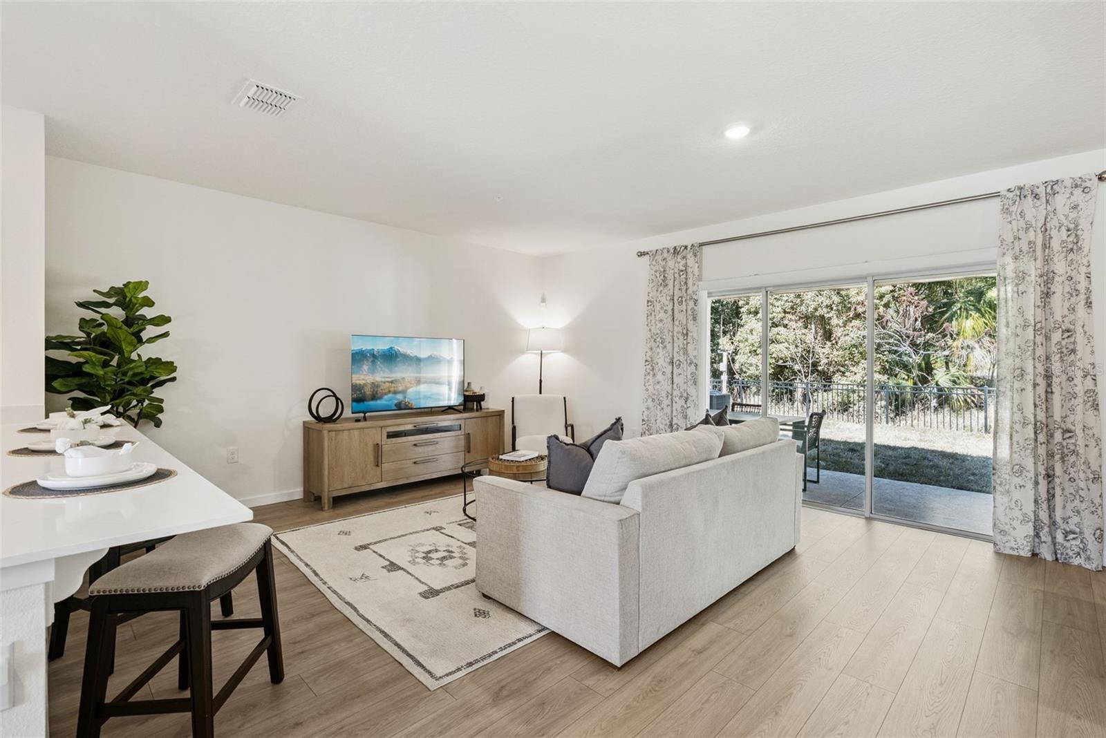 OAK POINTE - Residential