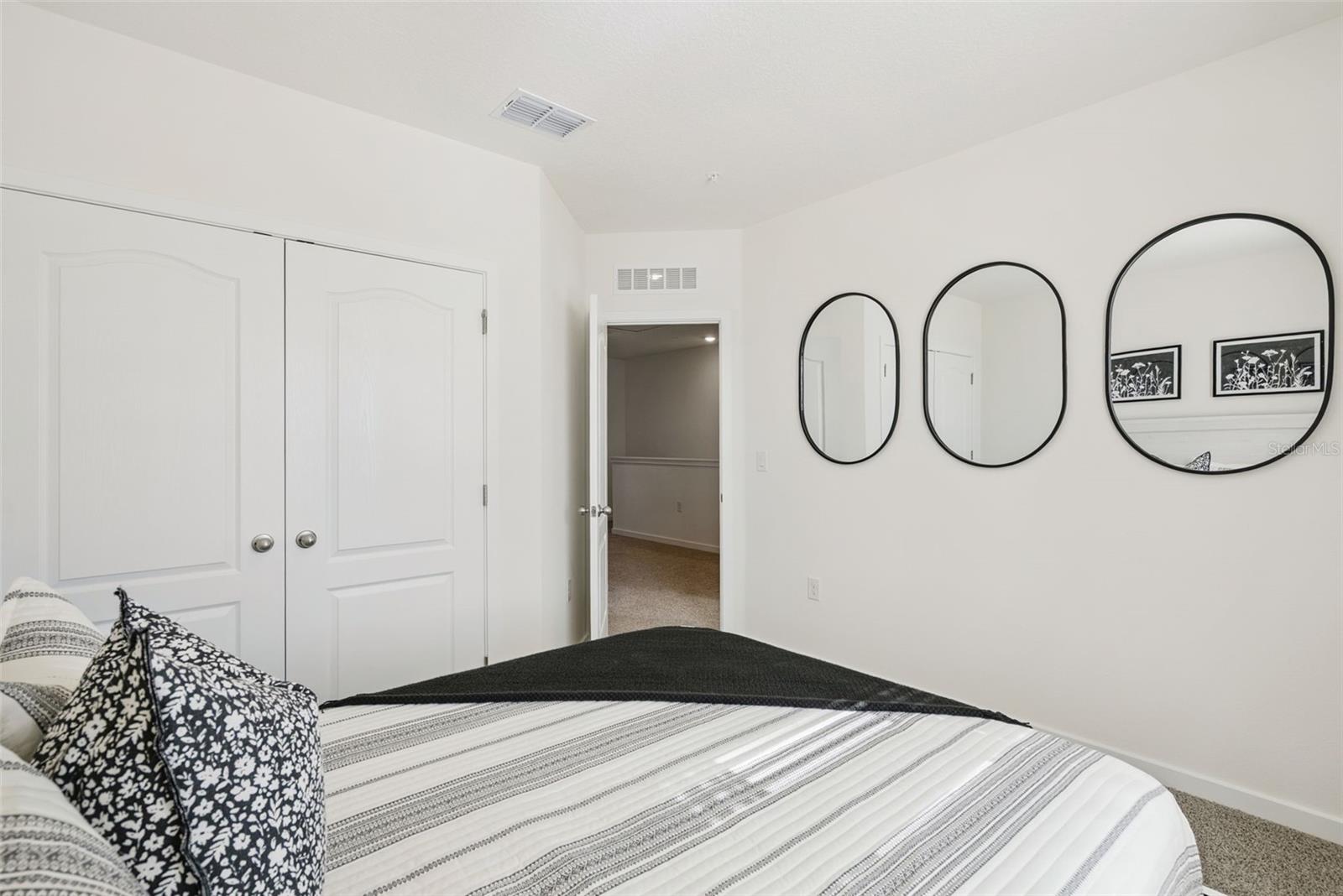 OAK POINTE - Residential