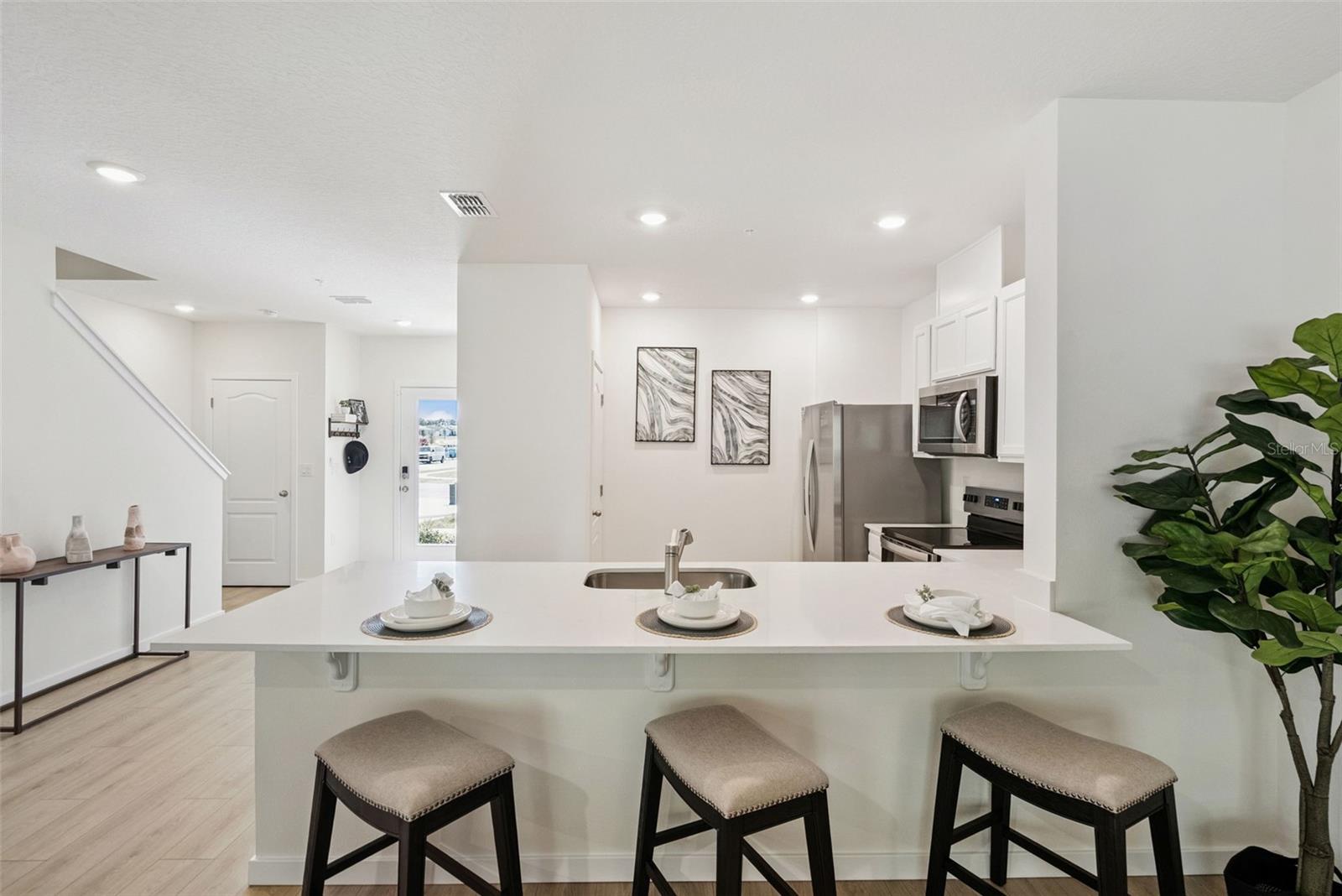 OAK POINTE - Residential