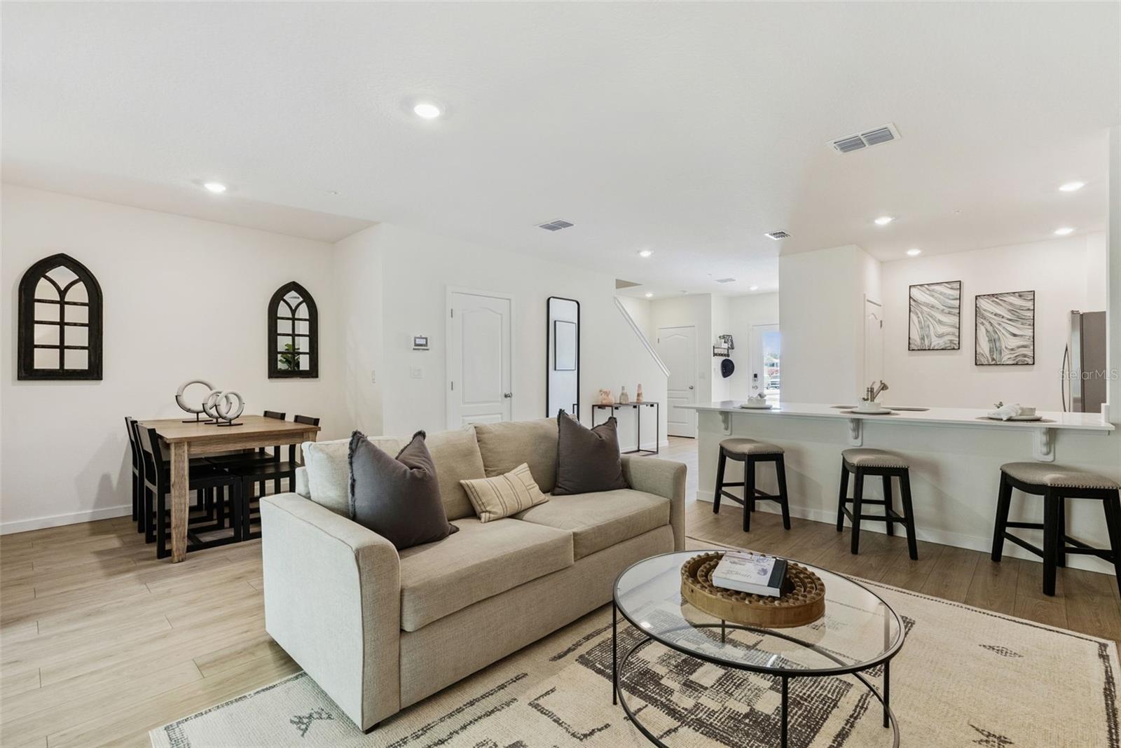 OAK POINTE - Residential