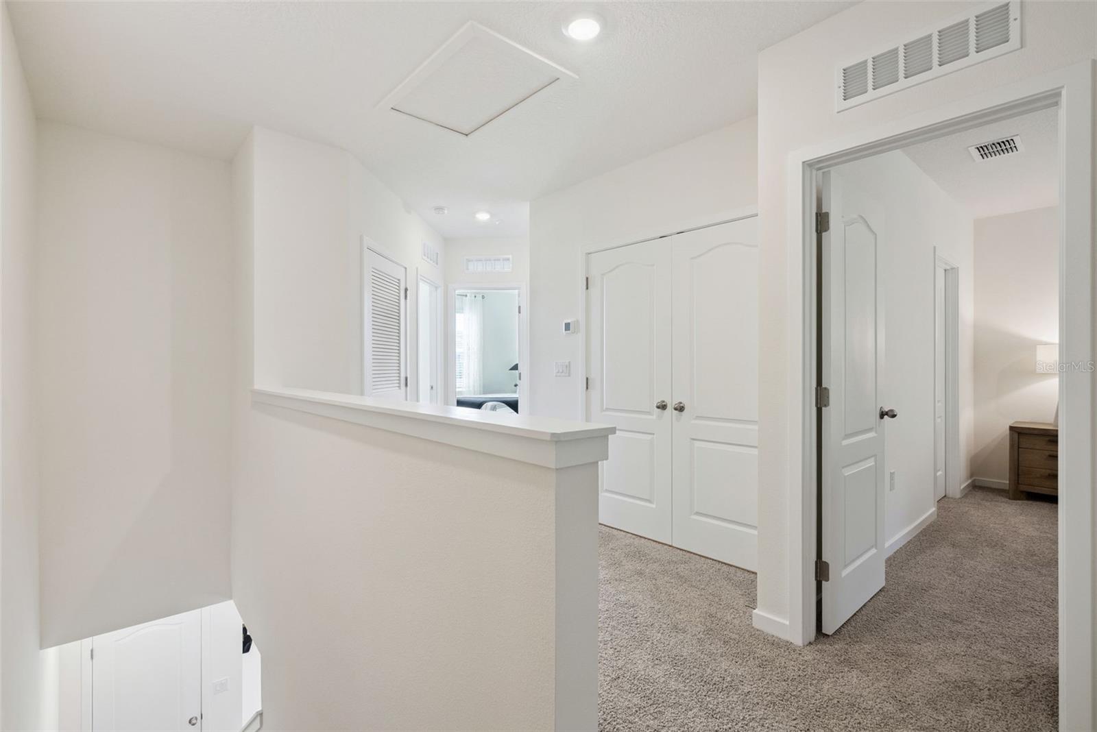 OAK POINTE - Residential