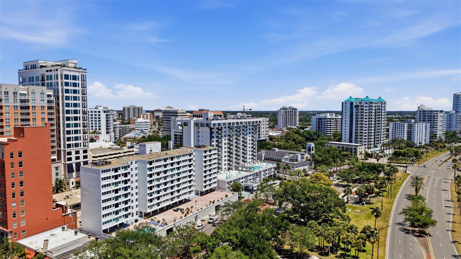 GULFSTREAM TOWERS - Residential