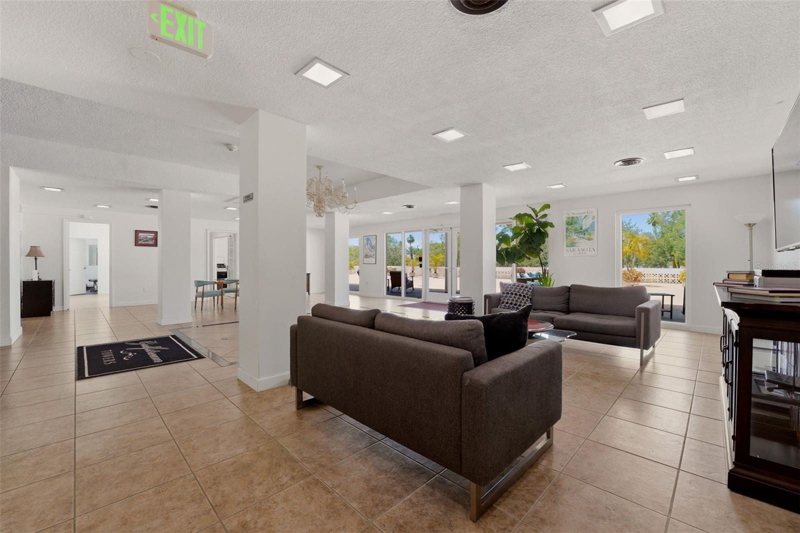 GULFSTREAM TOWERS - Residential