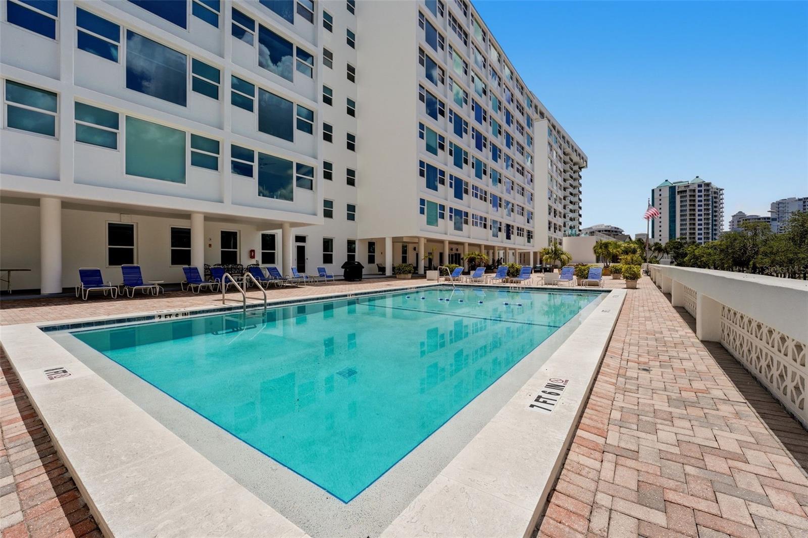 GULFSTREAM TOWERS - Residential