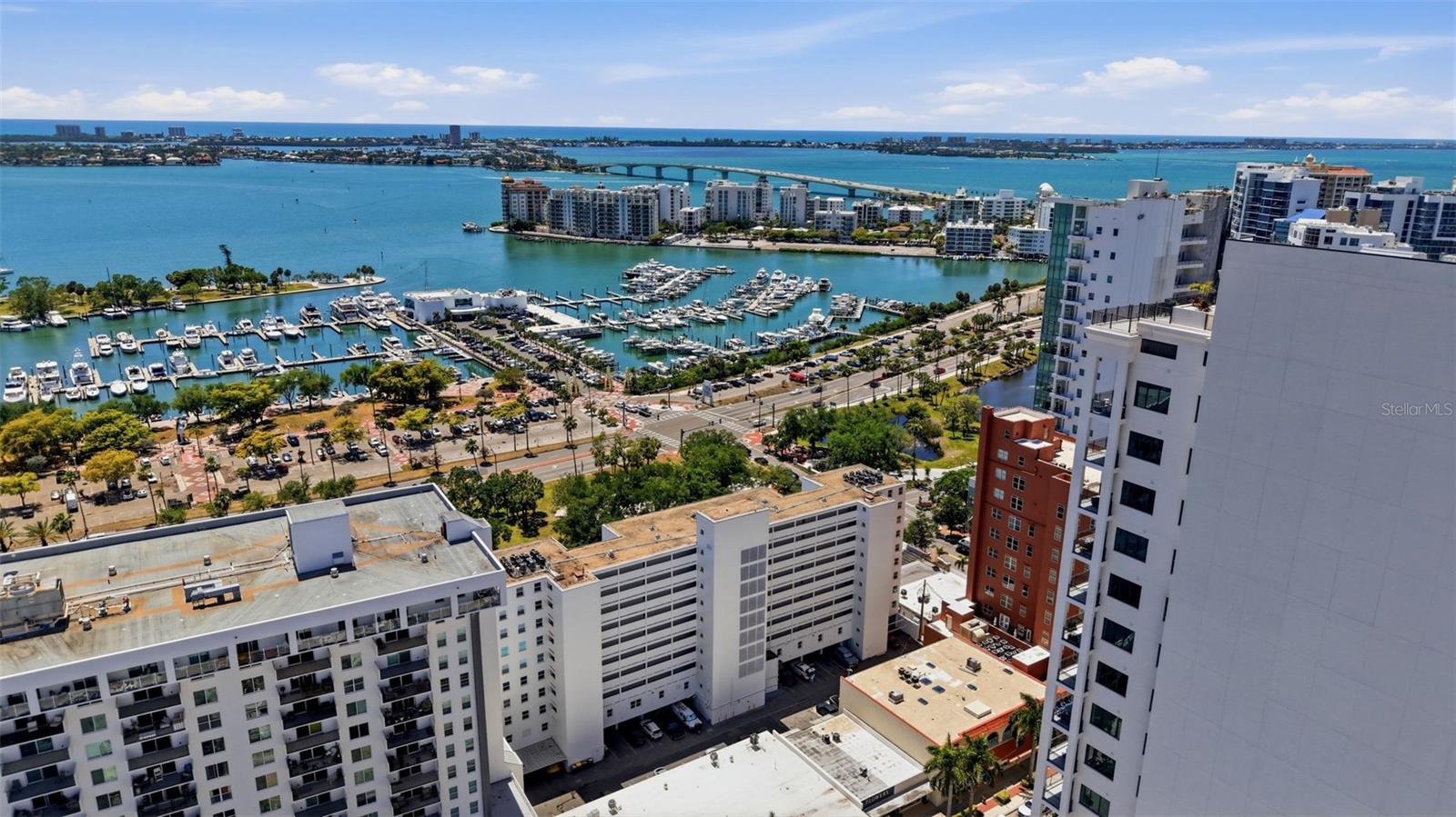 GULFSTREAM TOWERS - Residential