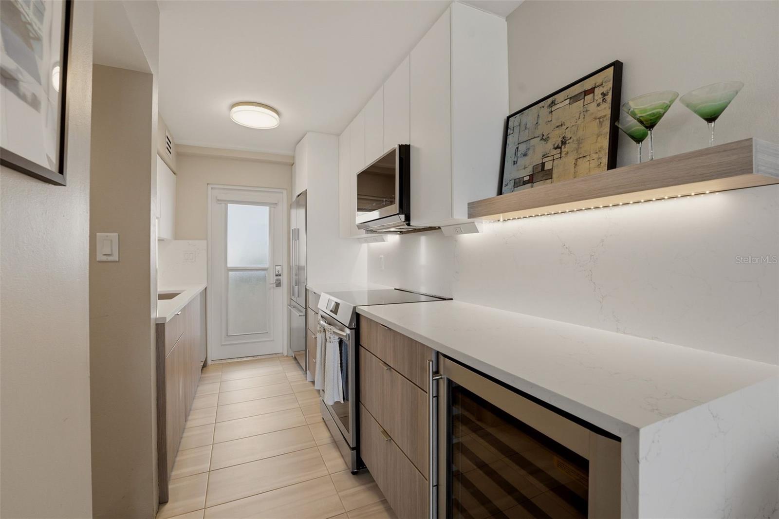 GULFSTREAM TOWERS - Residential