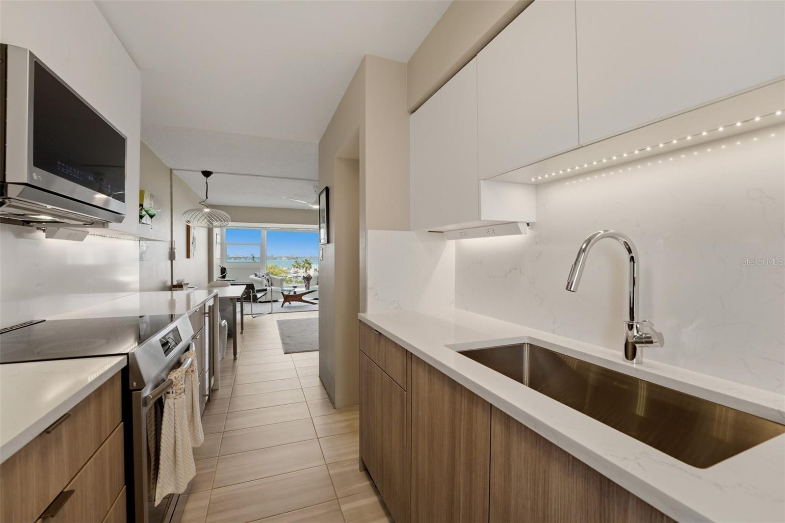 33 S GULFSTREAM AVENUE 704