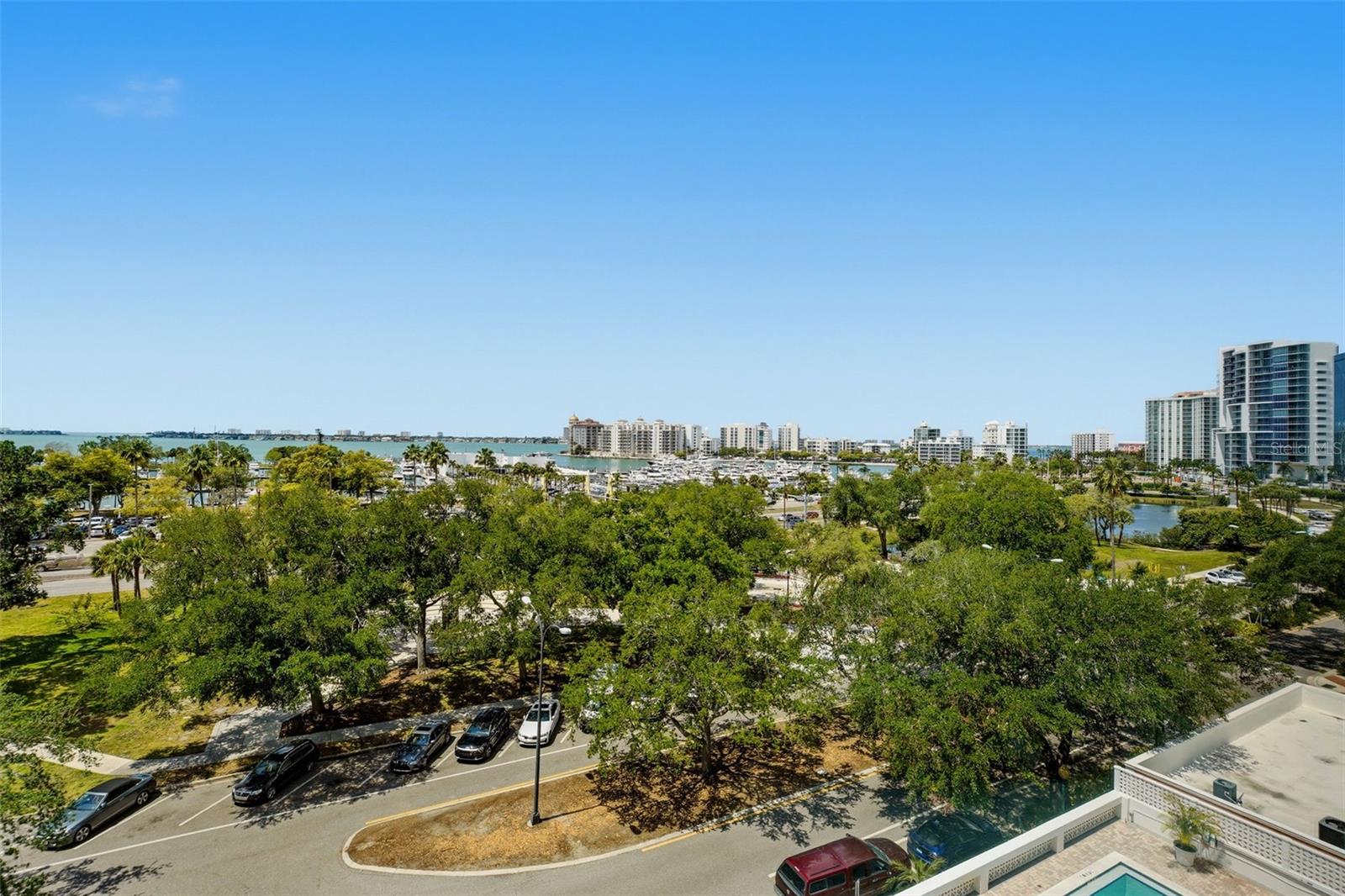 GULFSTREAM TOWERS - Residential