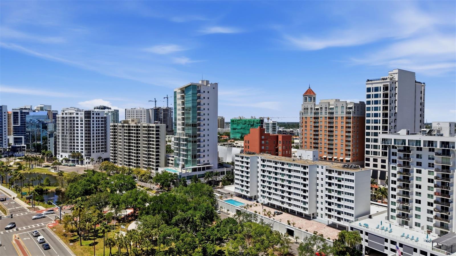 GULFSTREAM TOWERS - Residential