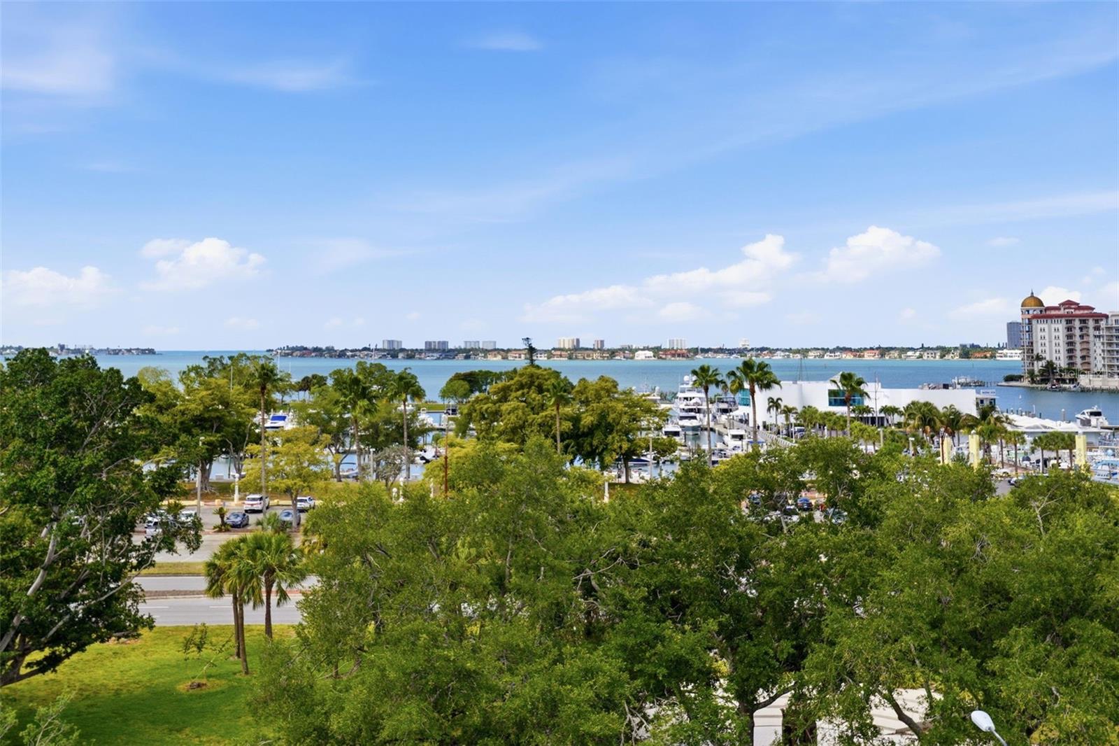 GULFSTREAM TOWERS - Residential
