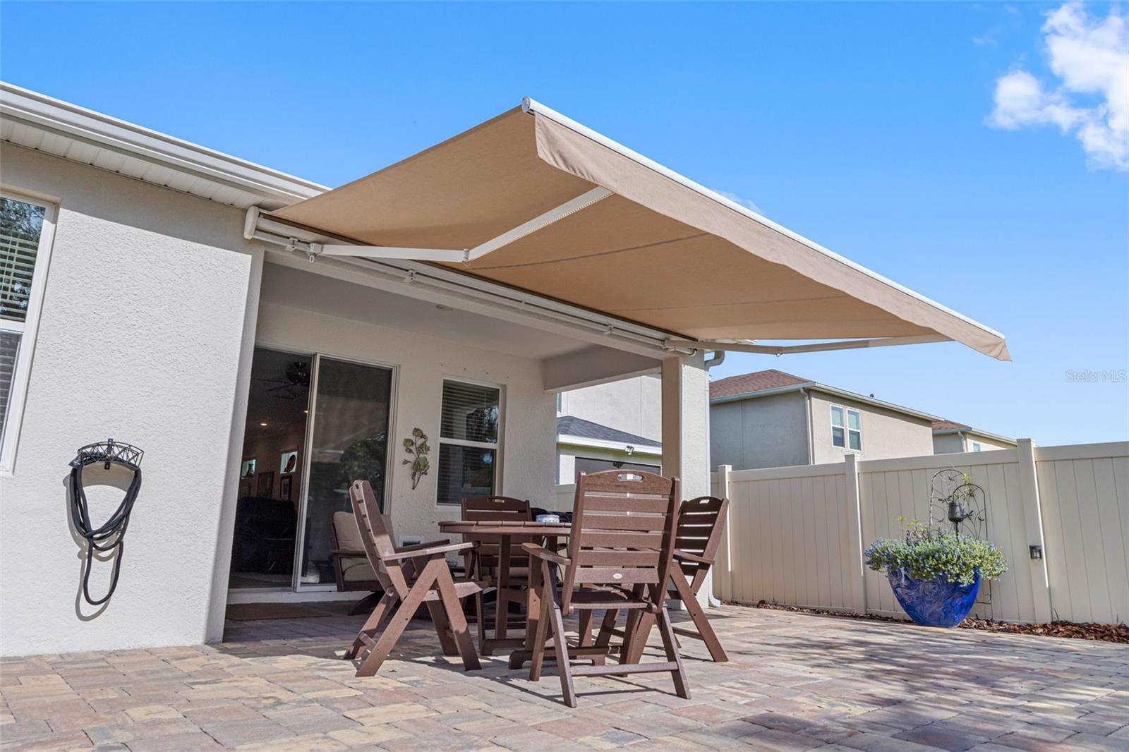 5513 LOS ROBLES COURT