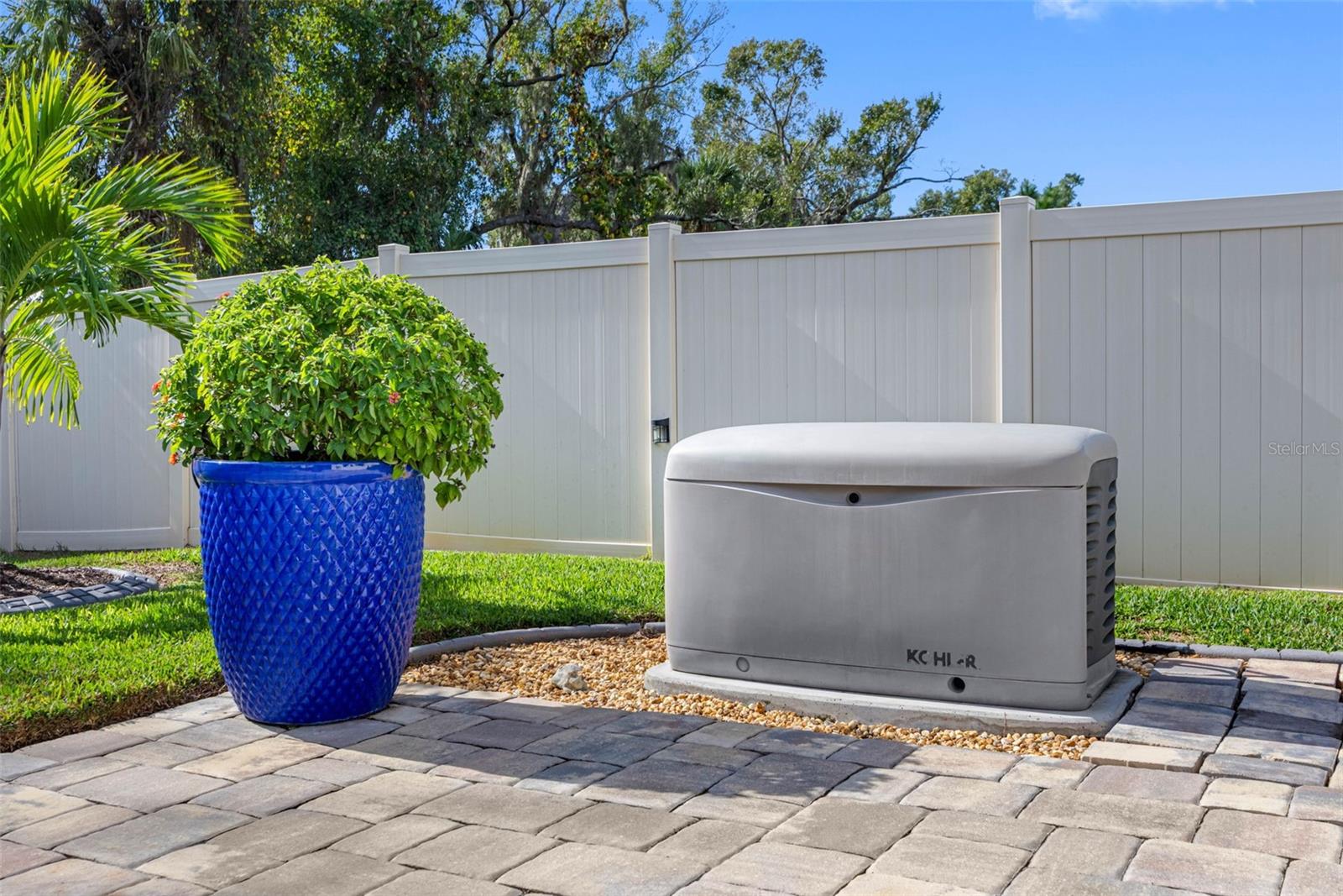 5513 LOS ROBLES COURT