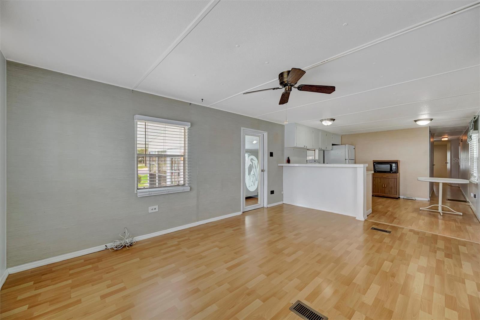 104 E SAINT JOHNS WAY