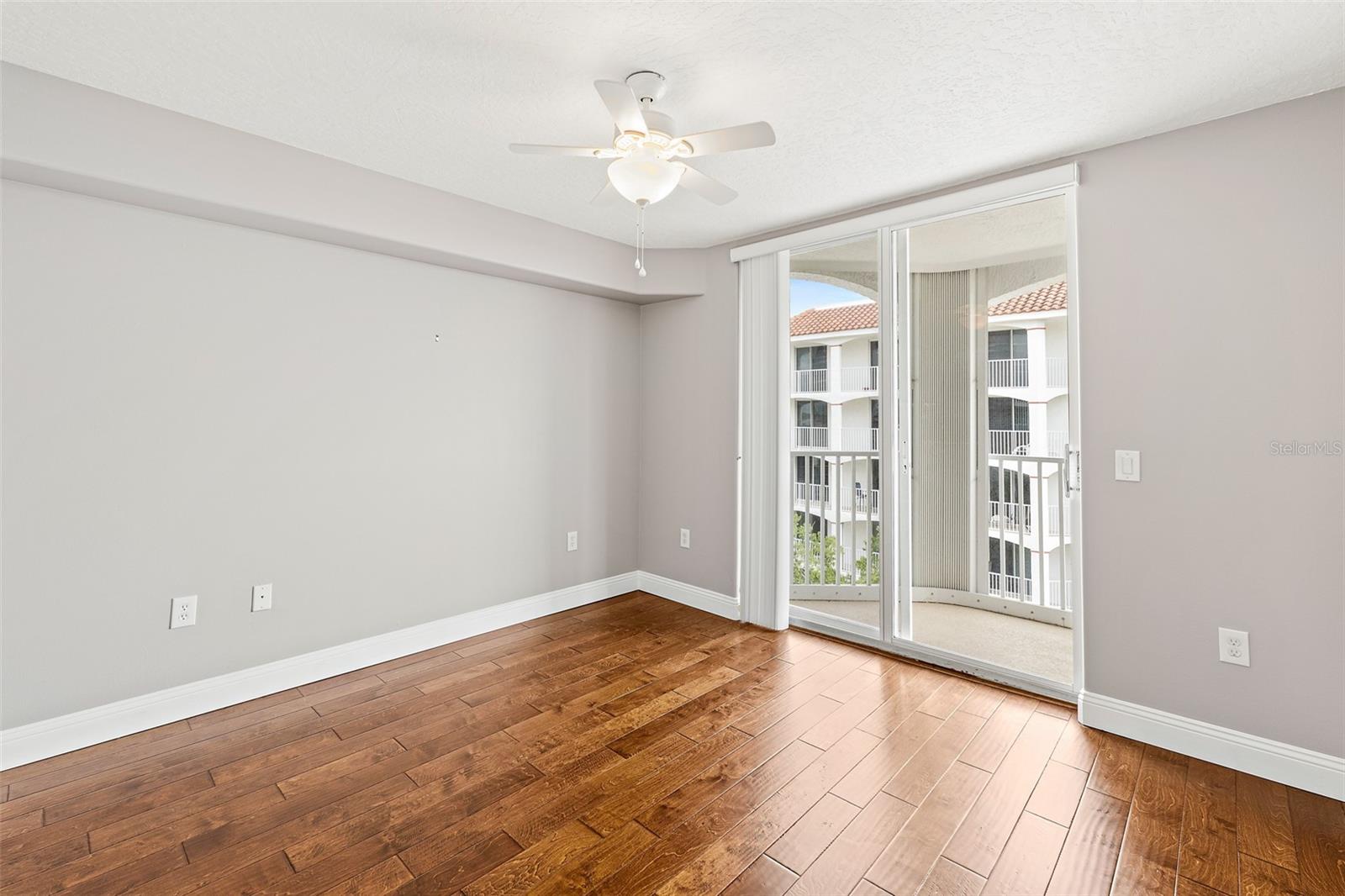 HARBOR DEL RIO CONDO - Residential