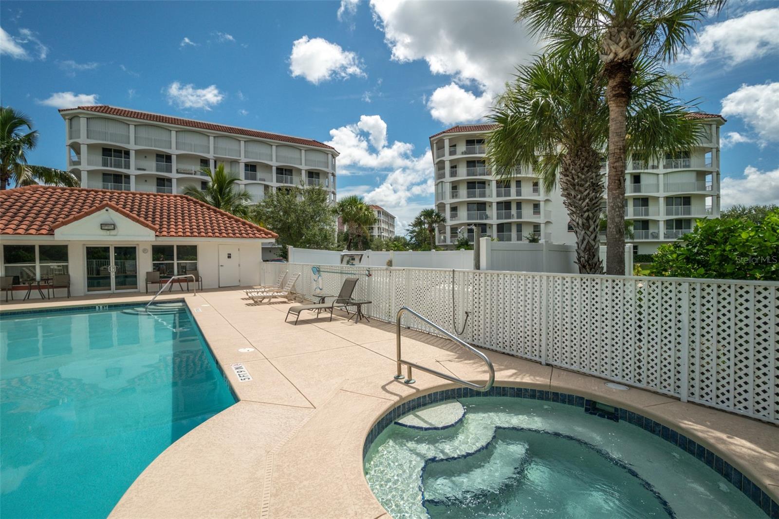 HARBOR DEL RIO CONDO - Residential