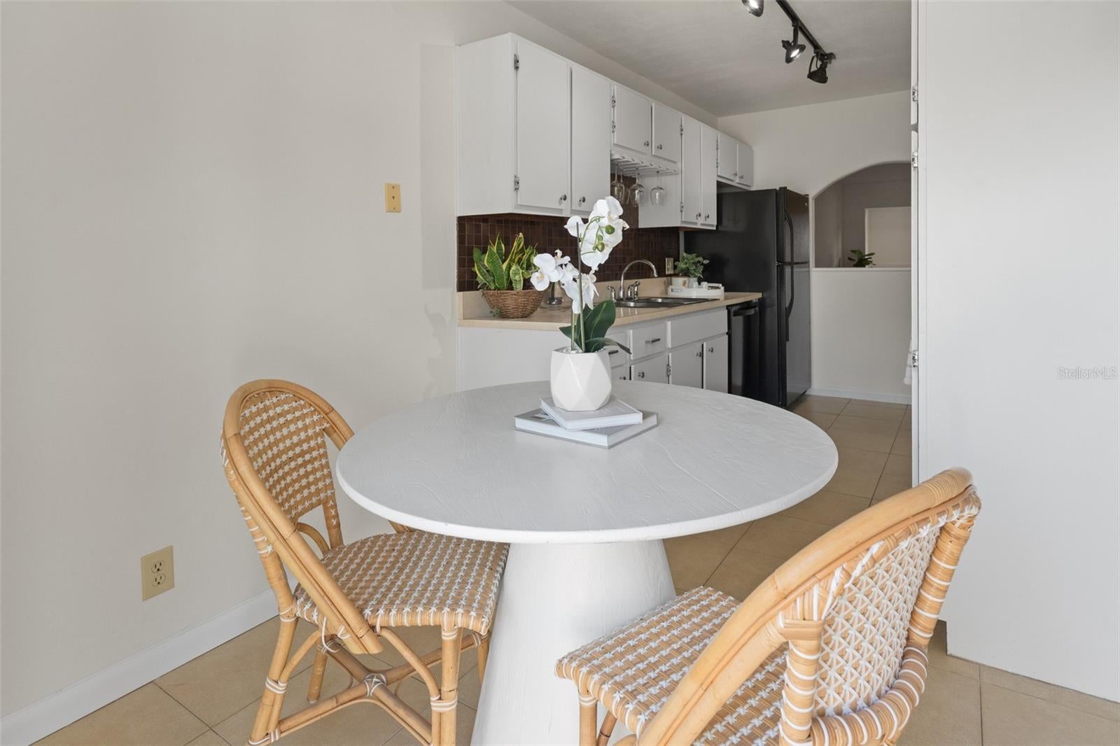 2076 SUNSET POINT ROAD 142