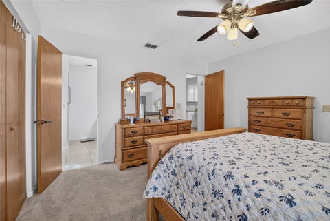 Tiny photo for 5541 SE 22nd Street, Ocala, FL 34480 (MLS # OM731313)