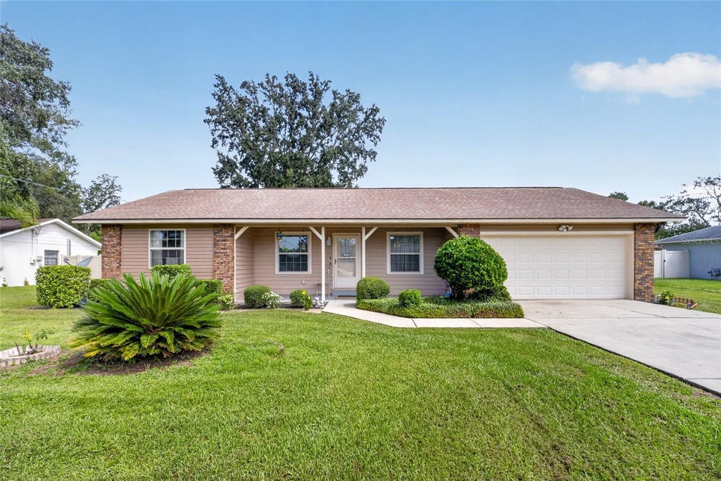 Photo of 5541 SE 22nd Street, Ocala, FL 34480 (MLS # OM731313)