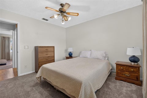 Tiny photo for 5541 SE 22nd Street, Ocala, FL 34480 (MLS # OM731313)