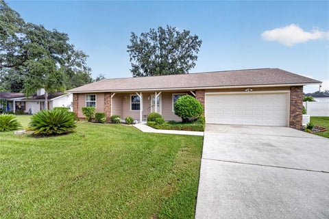 Tiny photo for 5541 SE 22nd Street, Ocala, FL 34480 (MLS # OM731313)