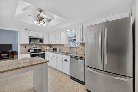 Tiny photo for 5541 SE 22nd Street, Ocala, FL 34480 (MLS # OM731313)