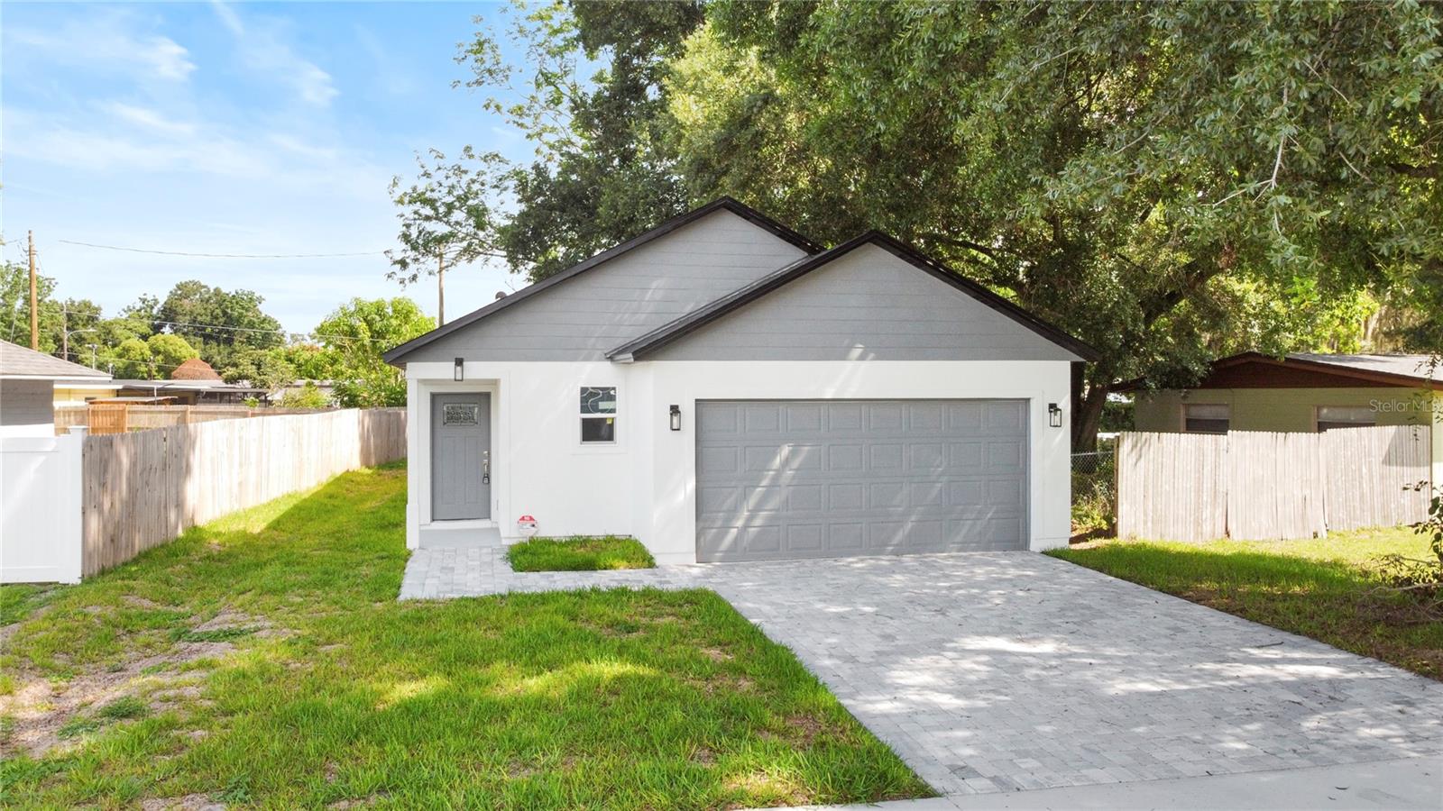 Don’t miss this incredible opportunity to own a stunning BRAND-NEW 3-bedroom, 2-bathroom home in the highly desirable Lake Barton Shores community—just minutes from BALDWIN PARK! This beautifully crafted residence offers a modern open-concept layout, energy-efficient systems, and premium finishes throughout, creating the perfect blend of style and functionality. Nestled in a fast-growing area, you’ll enjoy CONVENIENT access to schools, local parks, and all the dining, shopping, and entertainment that the Baldwin Park area has to offer. Plus, with NO HOA, there are no added fees or restrictions—giving you more freedom and flexibility as a homeowner.
Whether you’re a first-time buyer or looking to invest in a flourishing neighborhood, this MOVE-IN READY home is waiting for you.