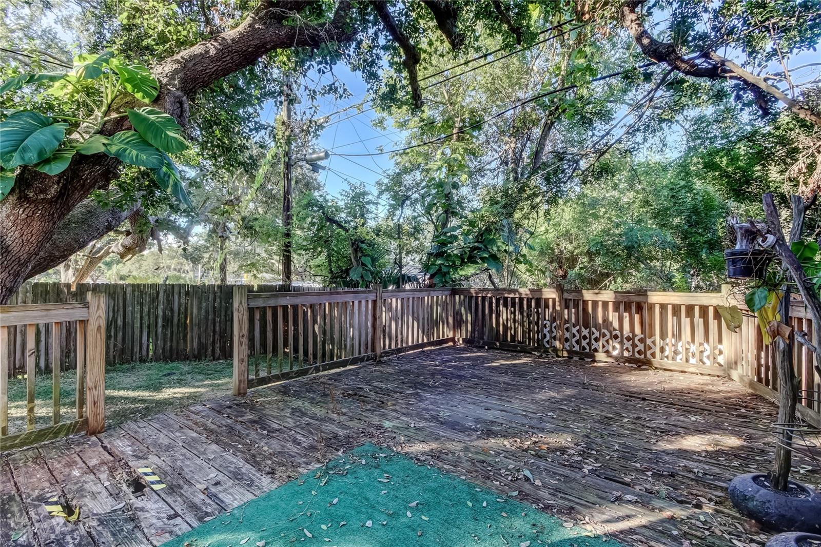 COLONIAL TERRACE - Residential