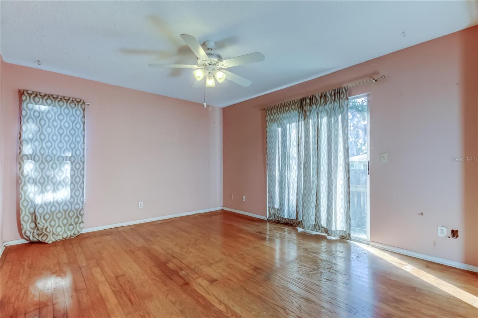 COLONIAL TERRACE - Residential