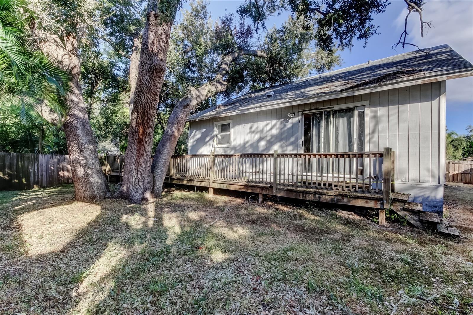 COLONIAL TERRACE - Residential