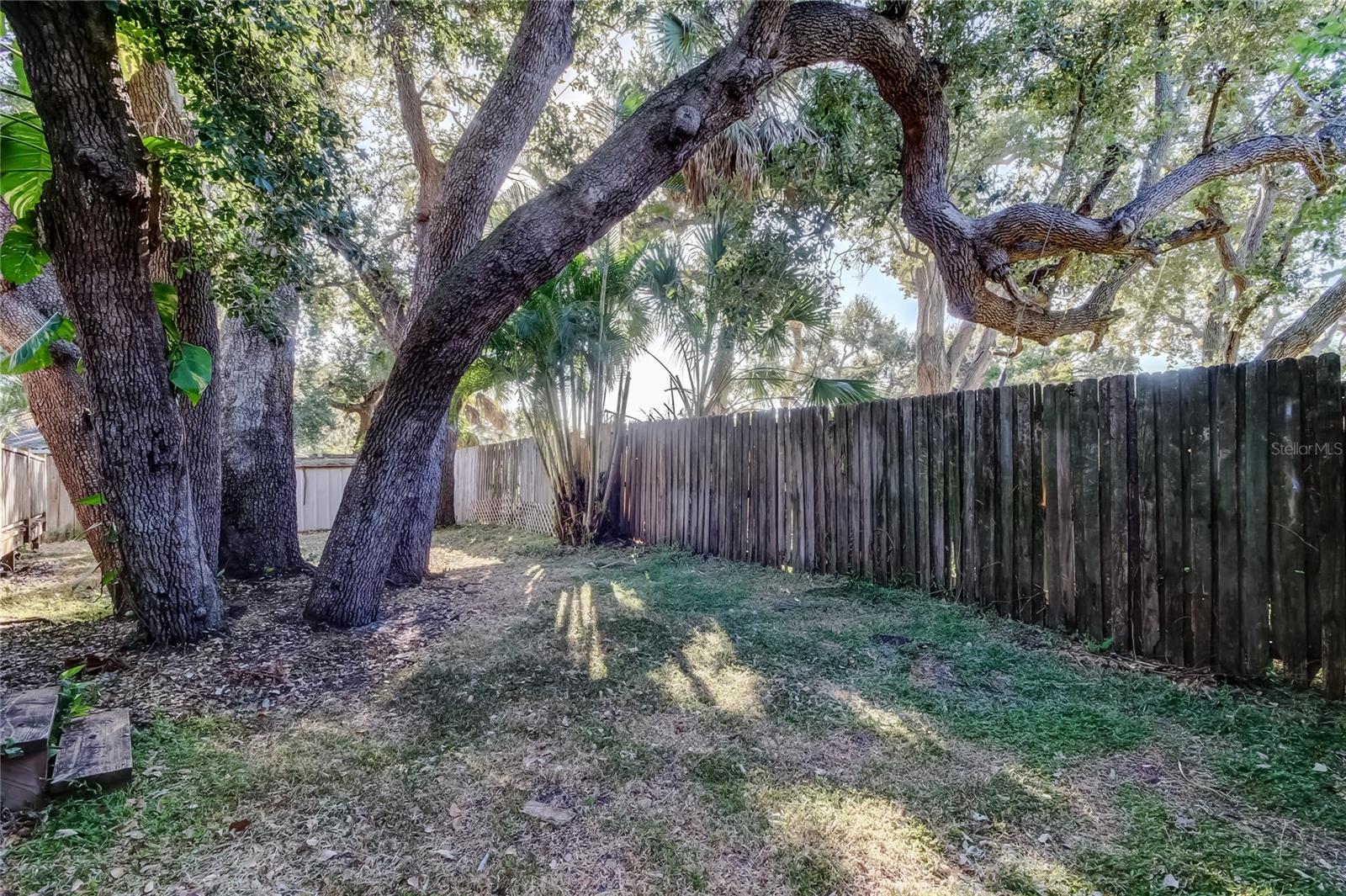 COLONIAL TERRACE - Residential